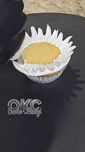 68K views · 624 reactions | Buttercream Flower Cupcake Tutorial #cake #flowers #buttercream #art #food | OKC Cake Lady | Facebook