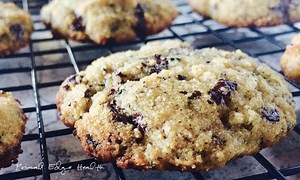 Healthy Chocolate Chip Cookie Recipe (Ready in 30 Minutes!)