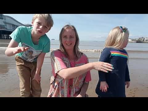 Makaton for 'sea' 🌊