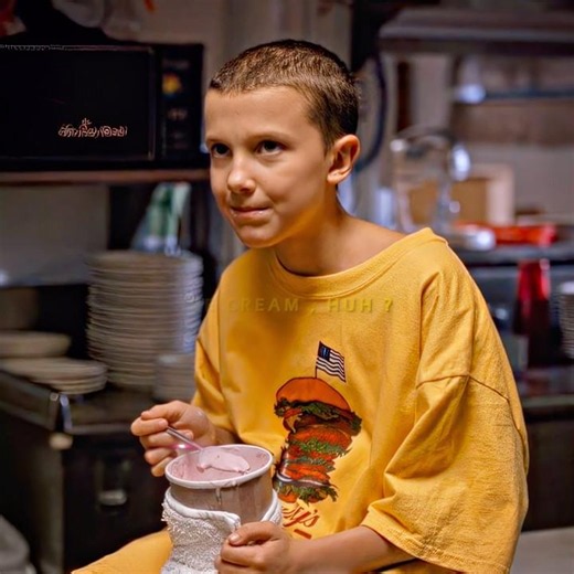 Eleven Found Her First Friend 😥❤️ | Stranger Things S1 #shorts