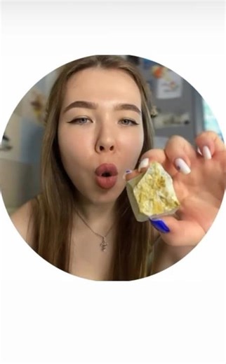 Dry chalk #asmr #eatingsounds #eating #clay #asmrsounds #mukbang #chalk #crunchynoises #youtube