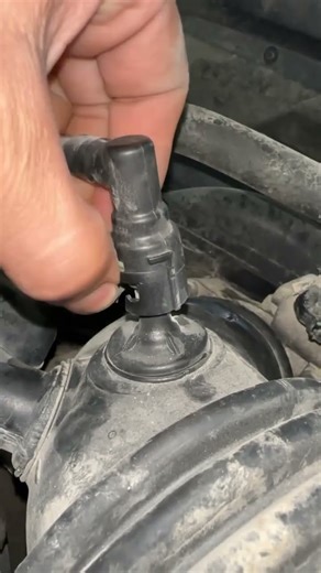 Intake Manifold Hose Removal tips #carpart #mechanic
