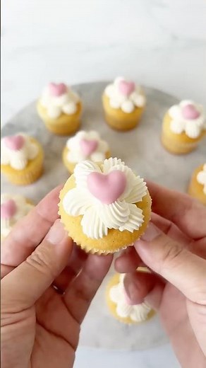 Made these Mini Vanilla Cupcakes with buttercream and little chocolate hearts 💕 #minicupcakes