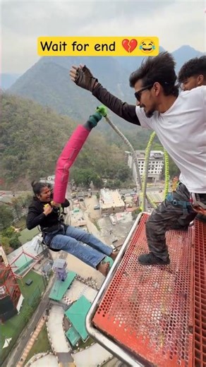 me hu vo khiladi😂#adventure #bungy #trending #viralvideo #reels