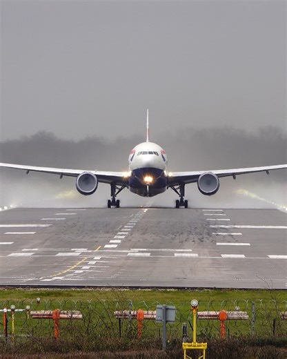 POWERFUL TAKEOFF - British Airways Boeing 777 - 200 #boeing #boeing777 #boeing777lovers #avgeek #aircraft #airplane | RVA Aviation