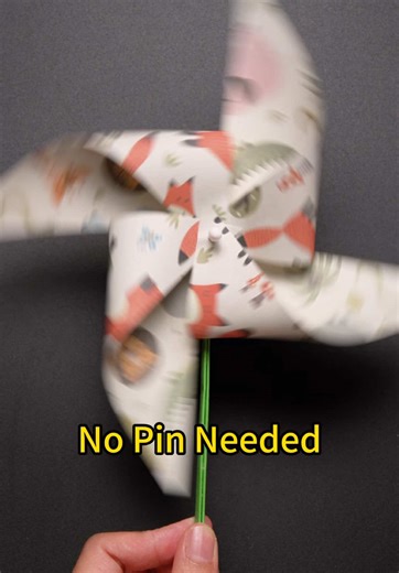No pin, no problem — cute paper pinwheel (or windmill? 😅) made with a cotton swab