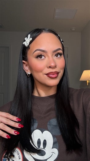 V A L E R I A L O R E N on Instagram: "step by step disney makeup routine to make sure your makeup / glam stays all day long 👏🏼🐭💫💄 — @cosrx moisturizer @milkmakeup hydro grip primer @narsissist Cosmetics concealer @kyliecosmetics Cosmetics skin tint @Huda Beauty concealer + loose powder + lip stains @tatcha dewy spray @Diorbeauty cream contour + cream blush + highlight @maccosmetics mineralized skinfinish @saiebeauty blushes @charlottetilbury Tilbury pressed powder @onesize matte spray @Dan