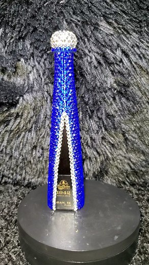 21K views · 1K reactions | Bling Shot Bottle Tutorial! #diy #tutorial #bedazzle #shots #craft #gift #partyfavors | Brance So Craftee | Facebook