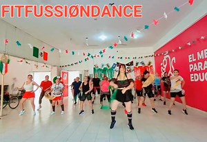 EL RANCHERO CHIDO / BAILE CON PAÑUELO 🇲🇽VIVA MÉXICO 🇲🇽 SOMOS Fitfussiøndance - Amerika Marbella | Fitfussiøndance