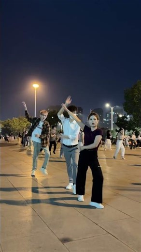 Today is my holiday, I will perform a dance for everyone