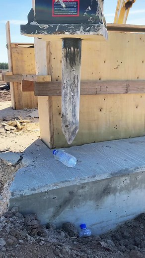 Hydraulic Jack Operation at Construction Site