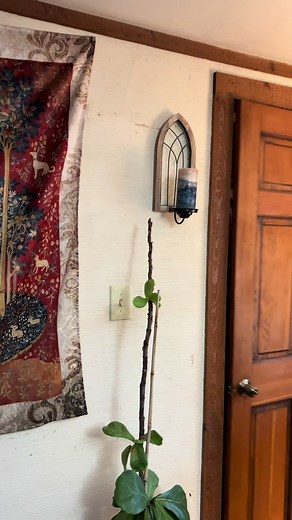 All the way from Italy! Meet @thevikingmerchants and show their work some love! #medievalarmor #chainmail #chainmaille #maille #larp #reenactor #larp #warofthebarons #unboxing