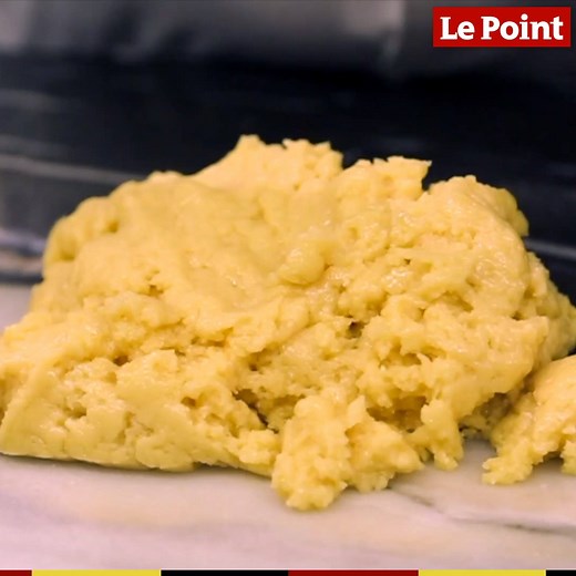 [REDIFFUSION] Après la farce... la pâte ! Découvrez les secrets de Jean-François Piège pour cette étape essentielle de la recette du pâté en croûte. (publication le 18 janvier 2020) https://bit.ly/2KZDplg Jean-François Piège - Page Officielle | Le Point
