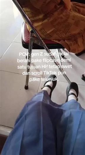 Gen Z Sudah Tua dan Menggunakan Flip Case HP