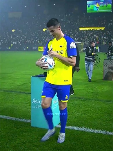 Messi Vs Ronaldo Signed Ball Value 🥶