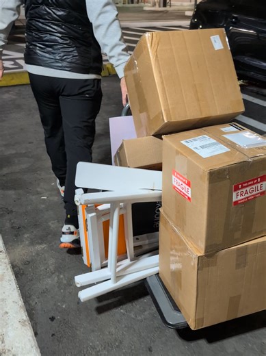 He thought he married me… Turns out he signed up to be on-call handyman, delivery driver, product mover, pop-up setup guy and my #1 sounding board. Meet Mr. Cheekbone 🖤 Not all heroes wear capes… some carry boxes. 📦💪 Building a brand is a family business, whether they know it or not.