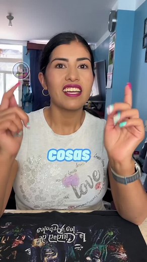 Cómo doblar playeras de manera compacta y eficiente