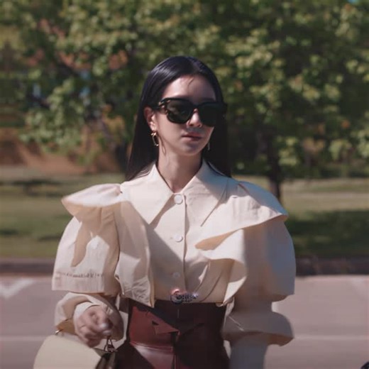 nycx on Instagram: "she was the moment 🛐 @yeyeji_seo scp: @woodencenes #seoyeaji #editsxnic #itsokaytonotbeokaykdrama #komoonyoung kdramaedit seo yeaji edit, ko moon young edit, moonyoung, tudo bem não ser normal edit, it’s okay to not be okay"