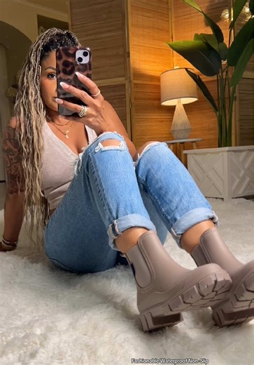 These everyday boots are so trendy! These casual waterproof slip-on rain boots keep your feet dry and comfortable while looking chic. Non-slip fashion rain boots made for women who love both comfort and style. #everydayboots #rainboots #fallfashion #tiktokshopcreatorpicks #creatorsearchinsights