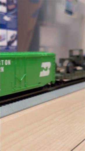 BNSF AC44 #5603 leads a freight with 2 ATSF B40-8W engines trailing #hoscale #shortsfeed #shorts