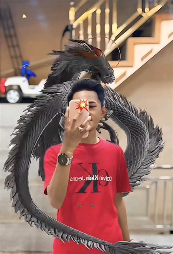 #hypic #hypiccreator #Godpic @hypic_global@HypicVietnam meme cacing cacing naga naga adalah istilah viral di media sosial yang merujuk pada tren visual efek naga berputar atau melingkar di belakang foto atau video seseorang. cacing cacing naga naga biasanya digunakan sebagai meme, simbol transformasi, atau ekspresi “naik level” dari biasa menjadi luar biasa di platform seperti TikTok, CapCut, dan Hypic. trend naga dibelakang merujuk pada gaya editing video di mana animasi dragon muncul, berputar