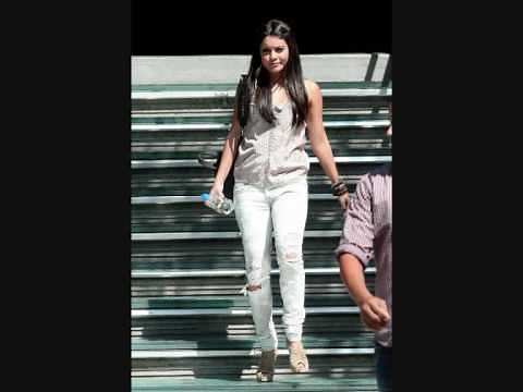 Vanessa Hudgens - Street Style