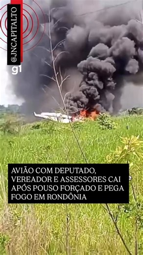 JORNAL DA CAPITAL / NOTÍCIAS E MÍDIAS SOCIAIS on Instagram: "Um avião que transportava o deputado federal Maurício Carvalho e o vereador Márcio Pacele precisou realizar um pouso forçado em Extrema, distrito de Porto Velho, e pegou fogo logo depois. 😱 Apesar do susto, ninguém ficou ferido. As informações foram confirmadas pelo próprio deputado, que publicou um vídeo nas redes sociais para tranquilizar a população e explicar o ocorrido."