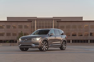 2020 Volvo XC90 Hybrid Review, Pricing, and Specs