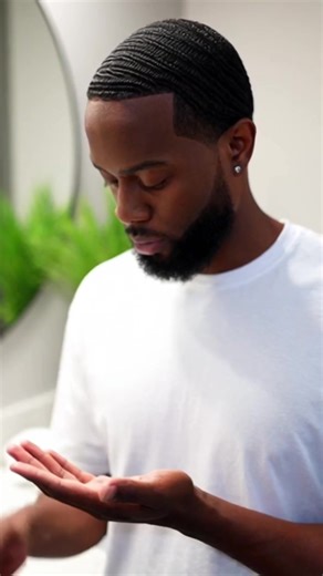 Achieving Perfect 360 Waves with Hair Wax