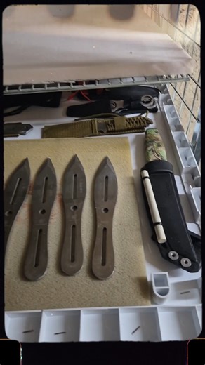 wie bewahrt ihr eure Wurfmesser auf? Smith und wesson BÖKER cold Steel TANTO