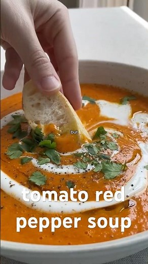 Day 95 of 100: Red Pepper Soup 🍅🍲: https://glow-diaries.com/roasted-tomato-and-red-pepper-soup/