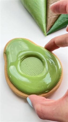 Easy Avocado Cookie🥑 recipes and cutters link in bio #cookiedecorating #satisfying #asmr