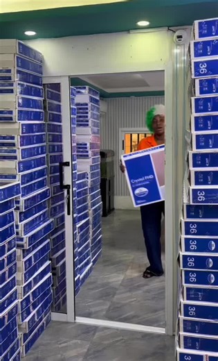 36 pouces Universel: La Mode à la Côte d'Ivoire et en France