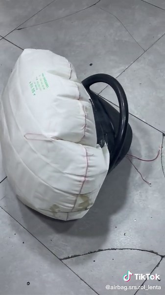 Airbagin acilma ani #azerbaycan #azerbaijan #baku #instagram #facebook #auto #car #drive #service #bmw #mercedes #audi #nissan #chevrolet #toyota #airbag #kia #hyundai #seat #tesla #fordmustang #jaguar #jeep ##infinitywar#dodge #airbag#volkswagen#steeringwheel#loqo#bakü