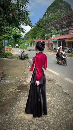 Áo Cóm Mẫu Mới - Thời Trang Dân Tộc Xinh Xắn