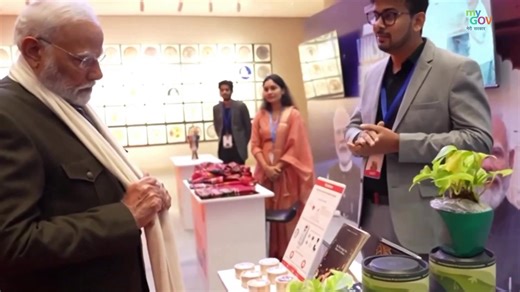 𝐓𝐡𝐞 𝐖𝐨𝐫𝐥𝐝 𝐋𝐨𝐨𝐤𝐬 𝐚𝐭 𝐁𝐡𝐚𝐫𝐚𝐭’𝐬 𝐘𝐮𝐯𝐚 𝐒𝐡𝐚𝐤𝐭𝐢 𝐰𝐢𝐭𝐡 𝐇𝐨𝐩𝐞! In today’s #MannKiBaat, Hon’ble PM Shri Narendra Modi ji highlighted that the world is deeply impressed by India’s achievements in science, innovation, and technological expansion, and is looking towards Indian youth with great hope. Bharat’s Yuva Shakti is eager to contribute meaningfully to nation-building, and the proposed Viksit Bharat Young Leaders Dialogue 2026, to be organised on the birth anniversa