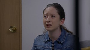 En #LaRosa 🌹: Regina quiere descubrir quién era el padre de su bebé, ¿podrá recordar quién la perjudico? 👀 #LaRosaDeGuadalupe Todos los capítulos están disponibles #EnViX #ViX 👉 https://bit.ly/3OeF9YK | Milagros de La Rosa De Guadalupe