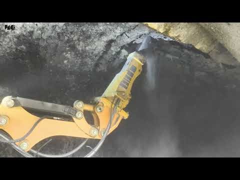 RHC160 demolition robot for cleaning torpedo tanks: