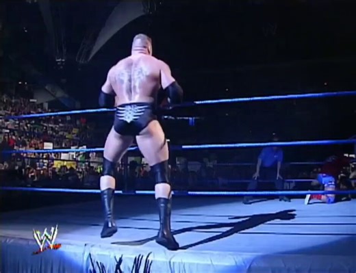 Brock Lesnar challenged Kurt Angle for the WWE Title 2 weeks before WM19 as a planned write-off for Kurt’s neck surgery, but Kurt convinced management to keep wrestling — so Eric Angle was brought in for Twin Magic to help him win 🔥