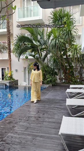 Kainat Aslam on Instagram: "LIVING FOR MYSELF!😌✨"