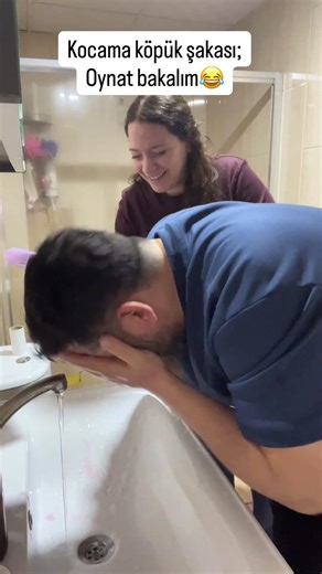 Yıka yıka bitmeyen köpük yapmışlar kocam benim ne suçum var 😂😂😂 #keşfet #köpük #komedi #şaka