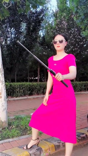 Automatic spring-loaded telescopic three-section stick, one-button operation