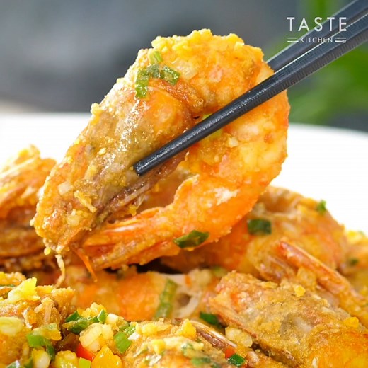 Salted Egg Yolk Prawns | Taste Kitchen