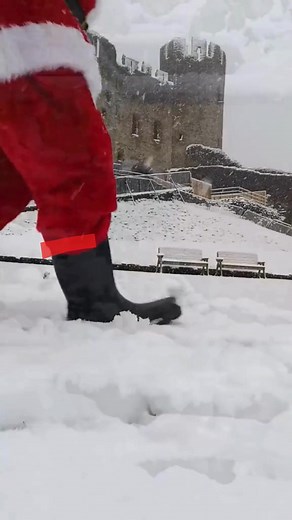 Make this Christmas one to remember with the family at Dudley Zoo & Castle, running from 29th November to 24th December! Meet Santa in his Grotto*, set within the walls of the 11th century castle and soak up the wonder and magic of the festive season. Your Christmas ticket includes: 🎅Personal visit to see Santa in his Grotto 🎁Receive a special gift 🦌See Santa’s reindeer in their Ravine 🚂Ride on the Santa Express Train** 🎟️ FOR AN UNFORGETTABLE CHRISTMAS EXPERIENCE, BOOK YOUR TICKETS TODAY B