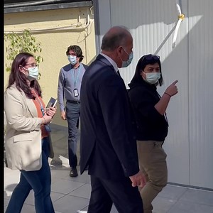 📌 UNHCR MENA regional director is visiting 🇪🇬 this week. During a tour of UNHCR reception areas, he met with staff and refugees from various countries 👩🏽👨🏾‍🦳🧕🏼🧔🏼‍♂️👩🏿‍🦱. He heard their concerns and reassured them that he would work with the team to find solutions ✅. | UNHCR Egypt