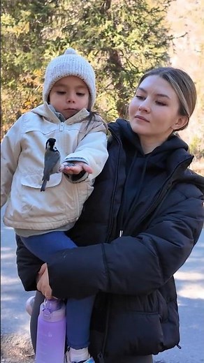 Kids Help Hungry Birds in the Nature Park! 🐦🍂