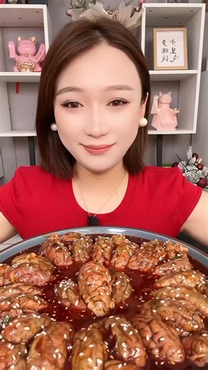 Chinese Mukbang on Instagram: "Eating Pig Brain. Chinese Mukbangs. 1/1 Yummy Food. Enjoy 🐷🧠 猪脑花 (Zhū Nǎo Huā) Recipe: Ingredients: 2 fresh pig brains (猪脑) 2 tbsp Sichuan chili bean paste (豆瓣酱, dòubànjiàng) 2–3 dried chili peppers (干辣椒), chopped 1 tbsp Sichuan peppercorns (花椒) 1 tsp ginger (sliced) 2 cloves garlic (sliced) 2 tbsp cooking oil 1 tbsp soy sauce 1 tbsp cooking wine (料酒) 1 tsp sugar 2 cups chicken broth or water Salt (to taste) For garnish: Chopped scallions Fresh red chili slices W