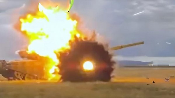 Russia's Cutting-Edge Exploding Armor: Caught on Camera