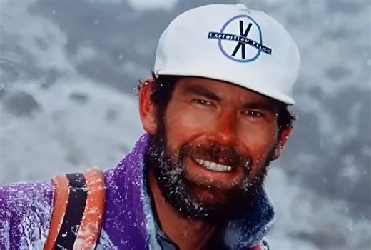 Famous Dead Bodies on Mount Everest: Remembering Rob Hall and the 1996 Disaster The 2015 film "Everest" brings to life the gripping story of Rob Hall—one of the world’s most celebrated mountaineers, known for conquering the Seven Summits alongside Gary Ball. But during the tragic 1996 Mount Everest disaster, Hall, Doug Hansen, and many others lost their lives battling the unforgiving mountain. This event marks one of the deadliest days in Everest’s history, reminding us both of the mountain’s ma