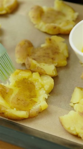 Festive Smashed Potatoes